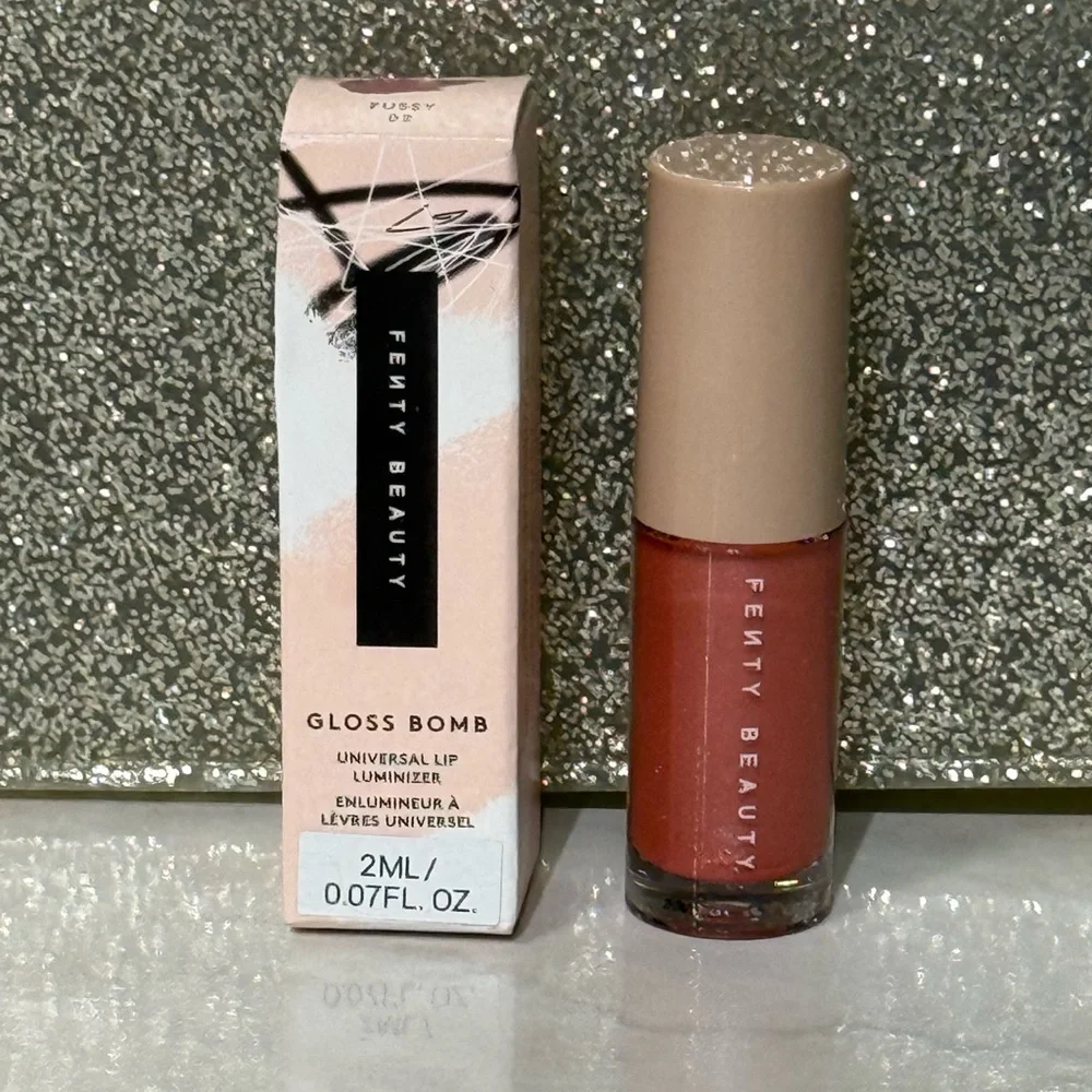 5 for $25 item🌺Mini Fenty Beauty Gloss Bomb Universal Lip Luminizer Fussy Fu$$y